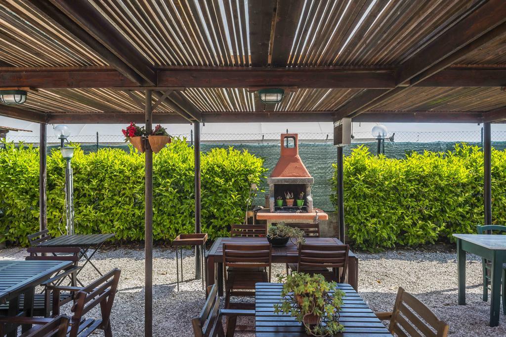 La Locanda Country House Borgo Montenero Exterior photo